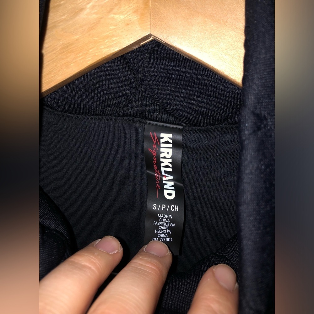 🔊 Kirkland Signature | NEW Black Puffer Vest - Picture 3 of 3